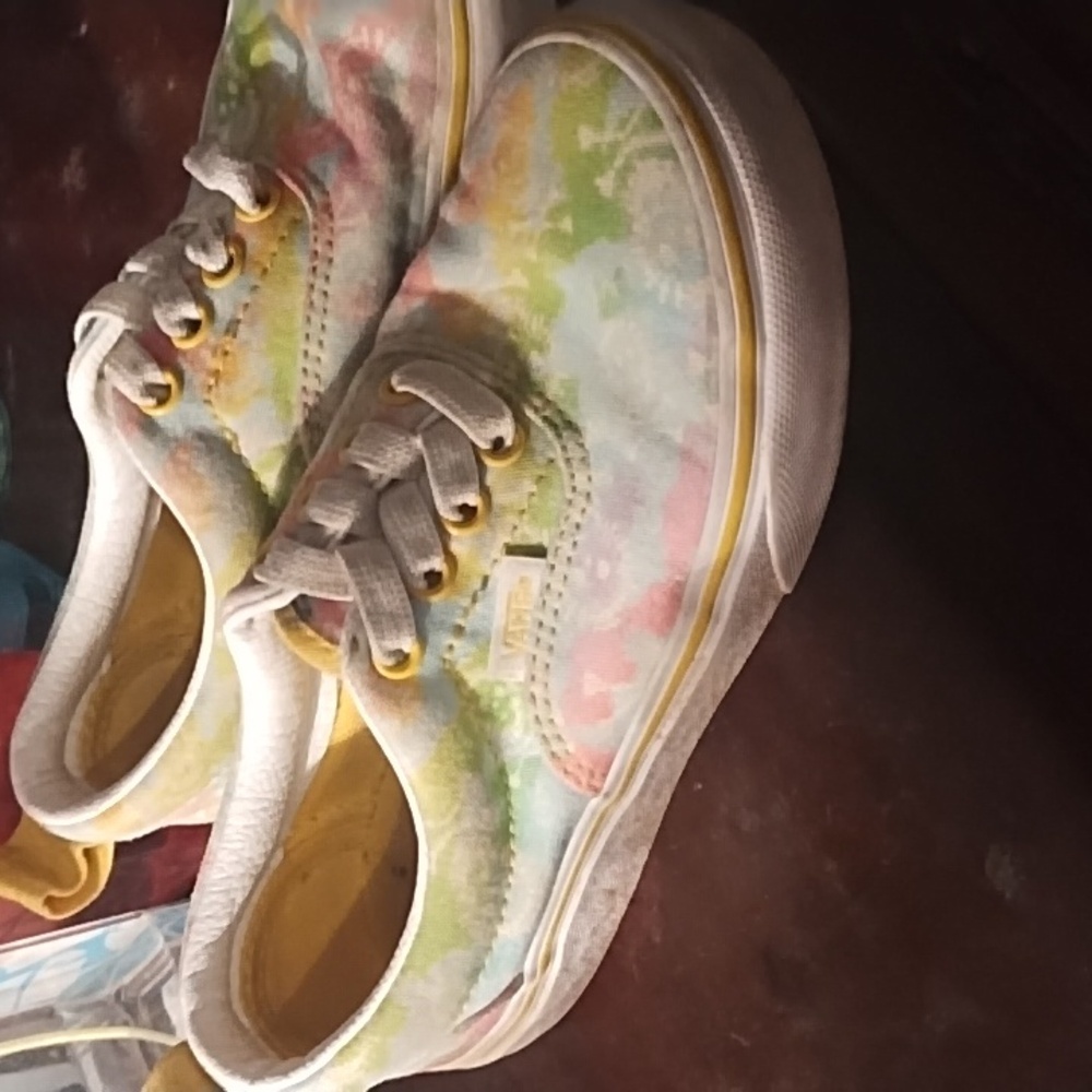 Girls shoes